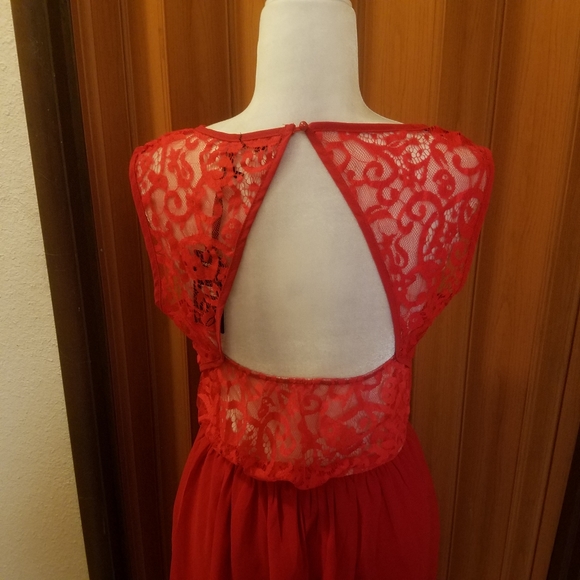 RED LACE DRESS - Picture 5 of 7